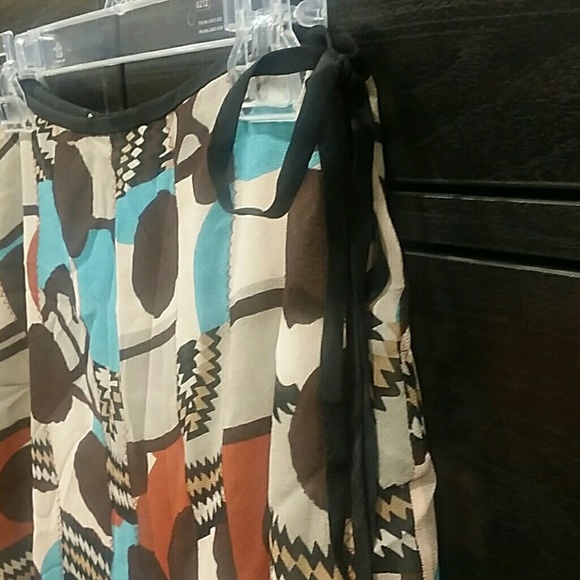 Wrap around silk skirt new without tags - Picture 2 of 4